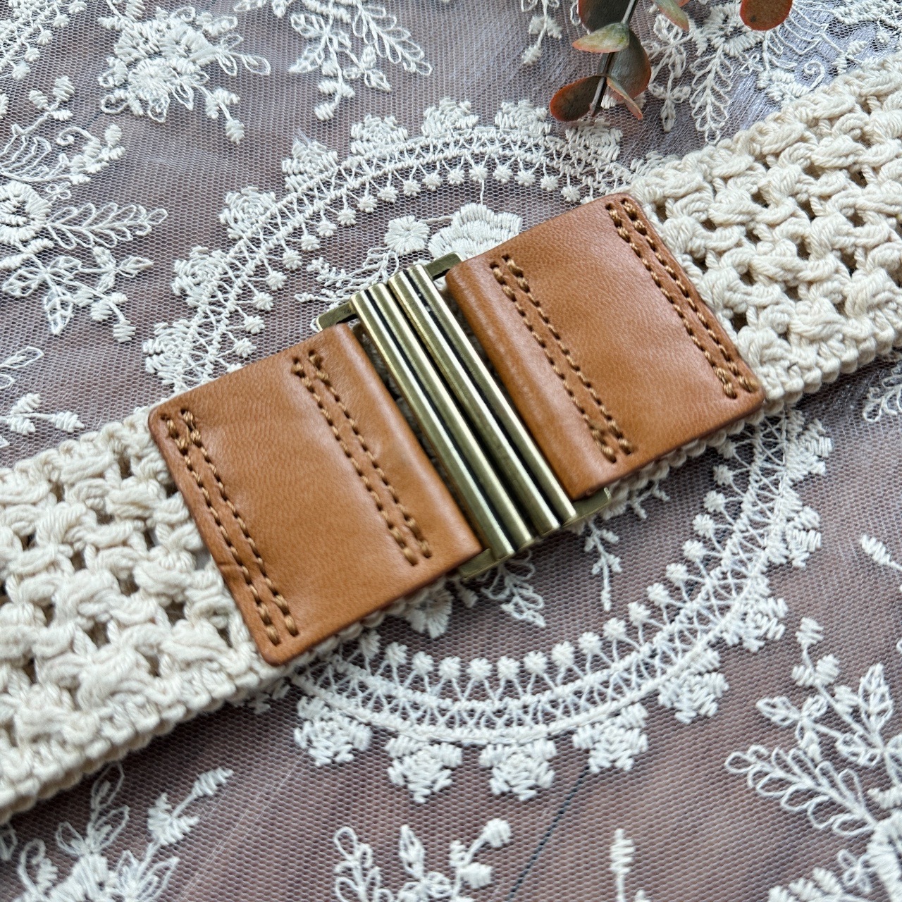 米白色麻織橡根腰帶