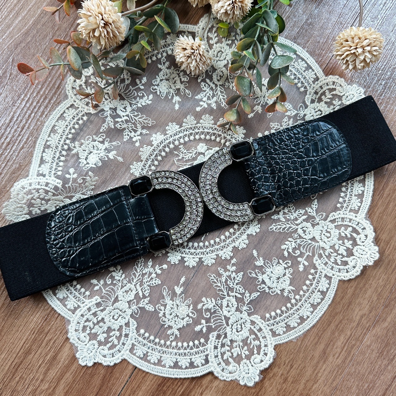 黑色華麗感閃石扣橡根腰帶