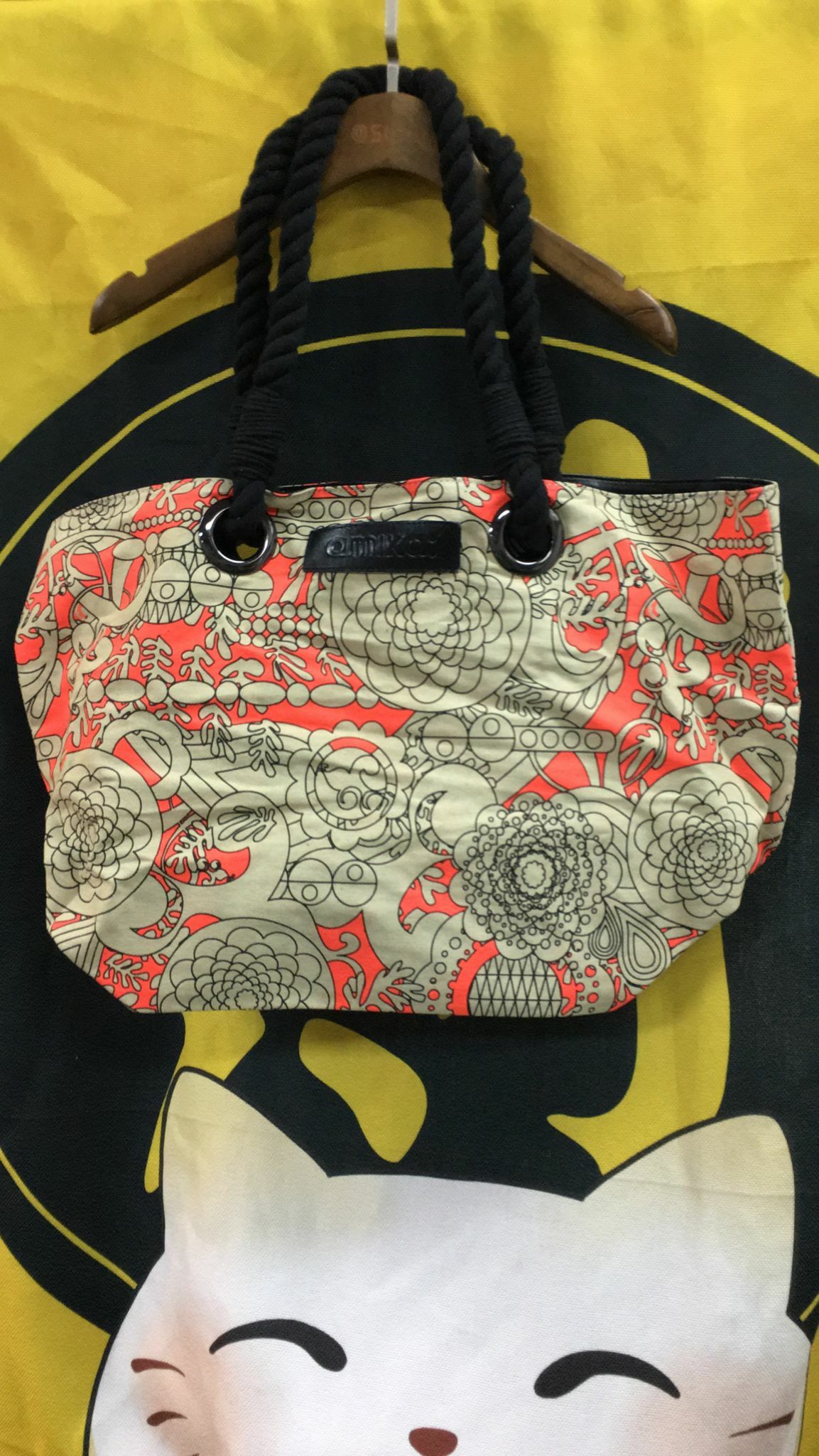 amika: 帆布袋(AT 195),內格有甩皮,唔影響外觀使用