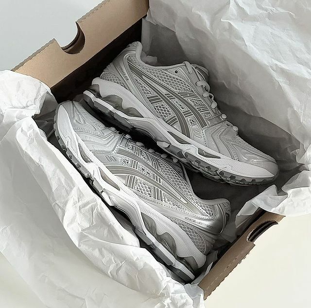 ASICS GEL-KAYANO 14 銀灰 液態銀 復古 機能 女鞋 1202A056-021 / 調貨