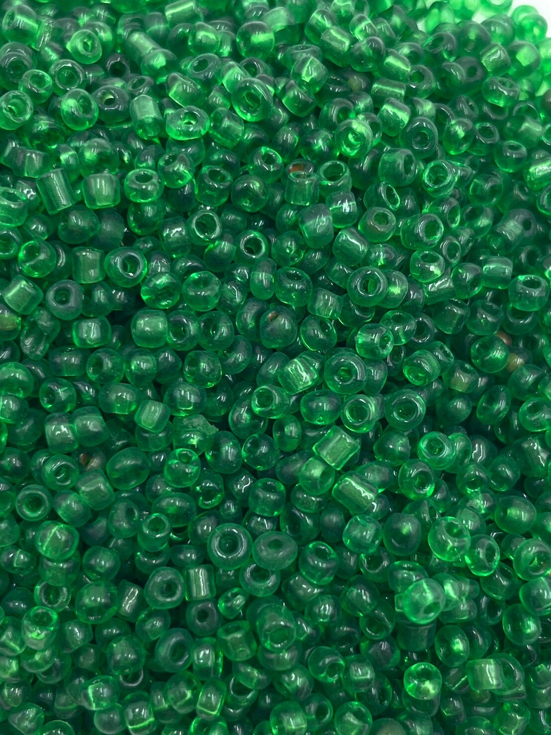 新-No.3透明綠繡珠50g2.5mm