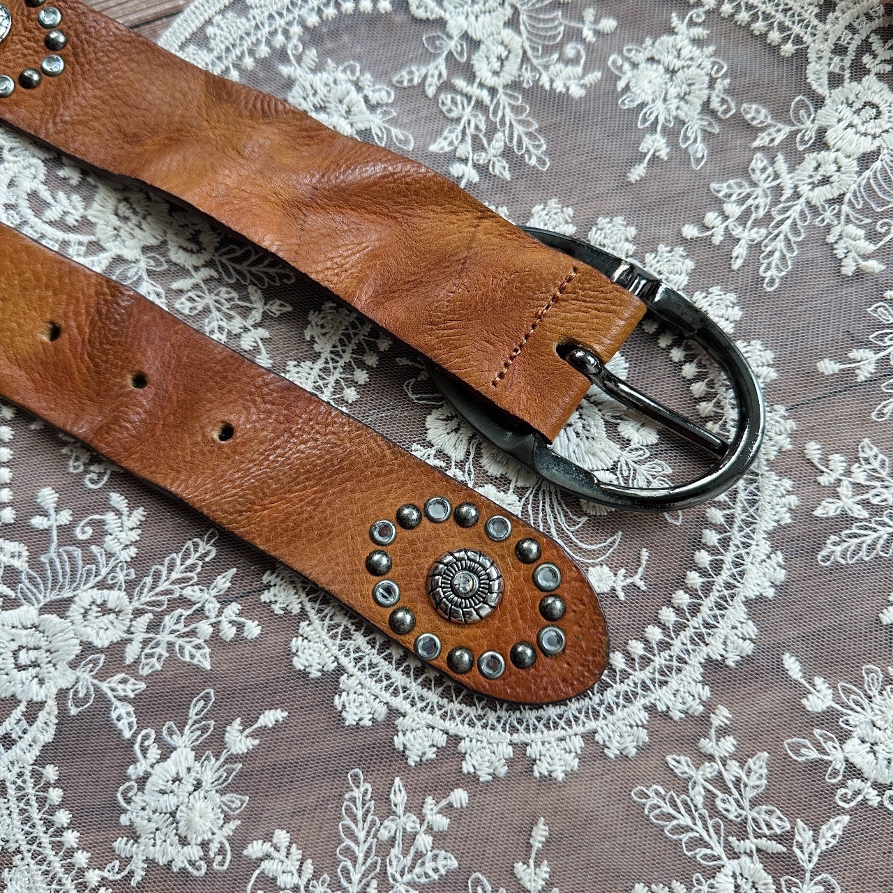 啡色配寶石感裝飾腰帶