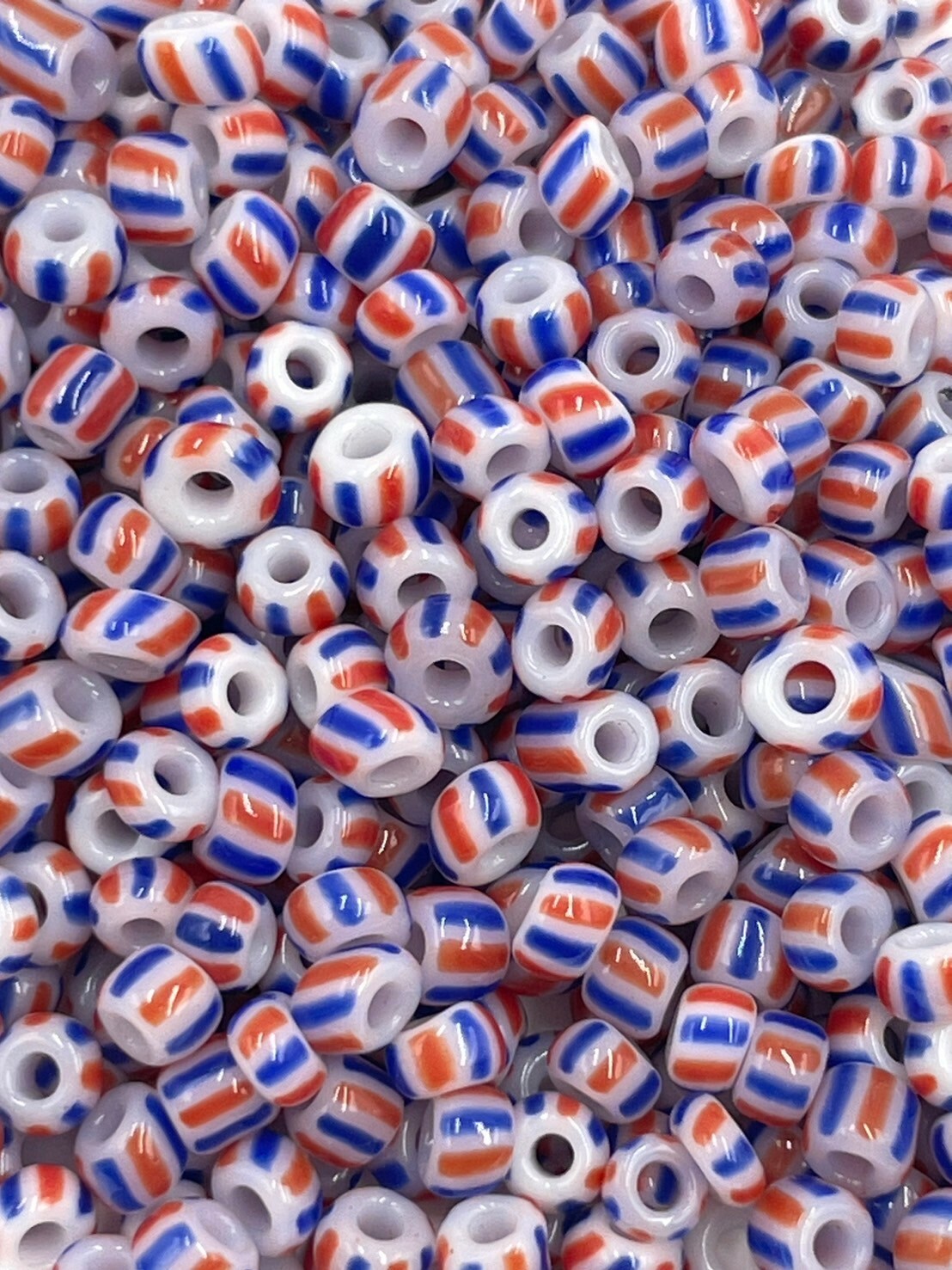 西瓜珠3mm-No.4車輪白色-紅藍線條20g