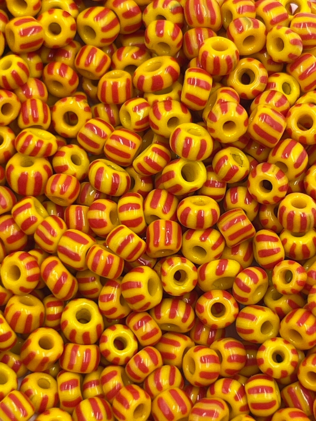 西瓜珠3mm-No.6黃色-紅線條20g