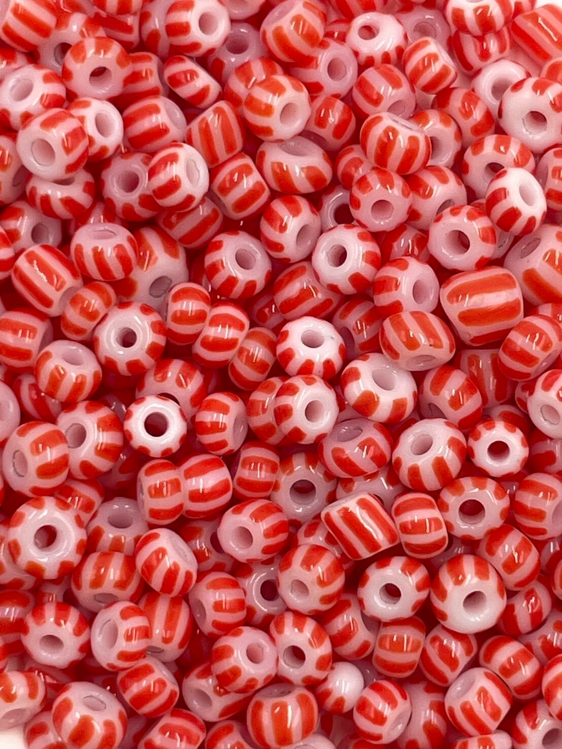 西瓜珠3mm-No.7白色-紅線條20g