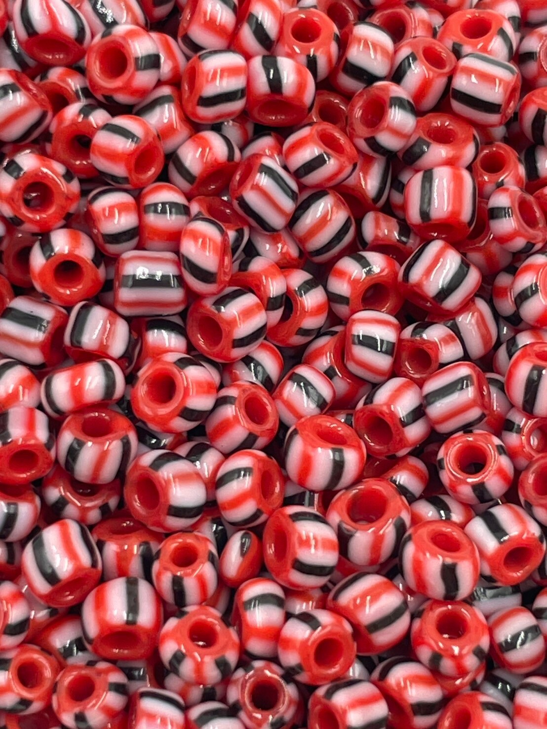 西瓜珠3mm-No.8大紅色-黑白線條20g
