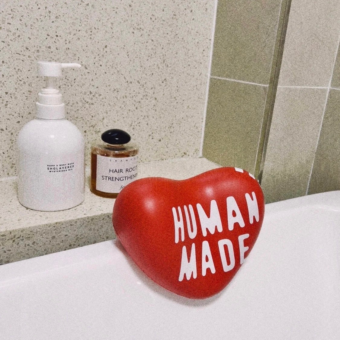 <快速出貨>HUMAN MADE 愛心 浴缸靠枕