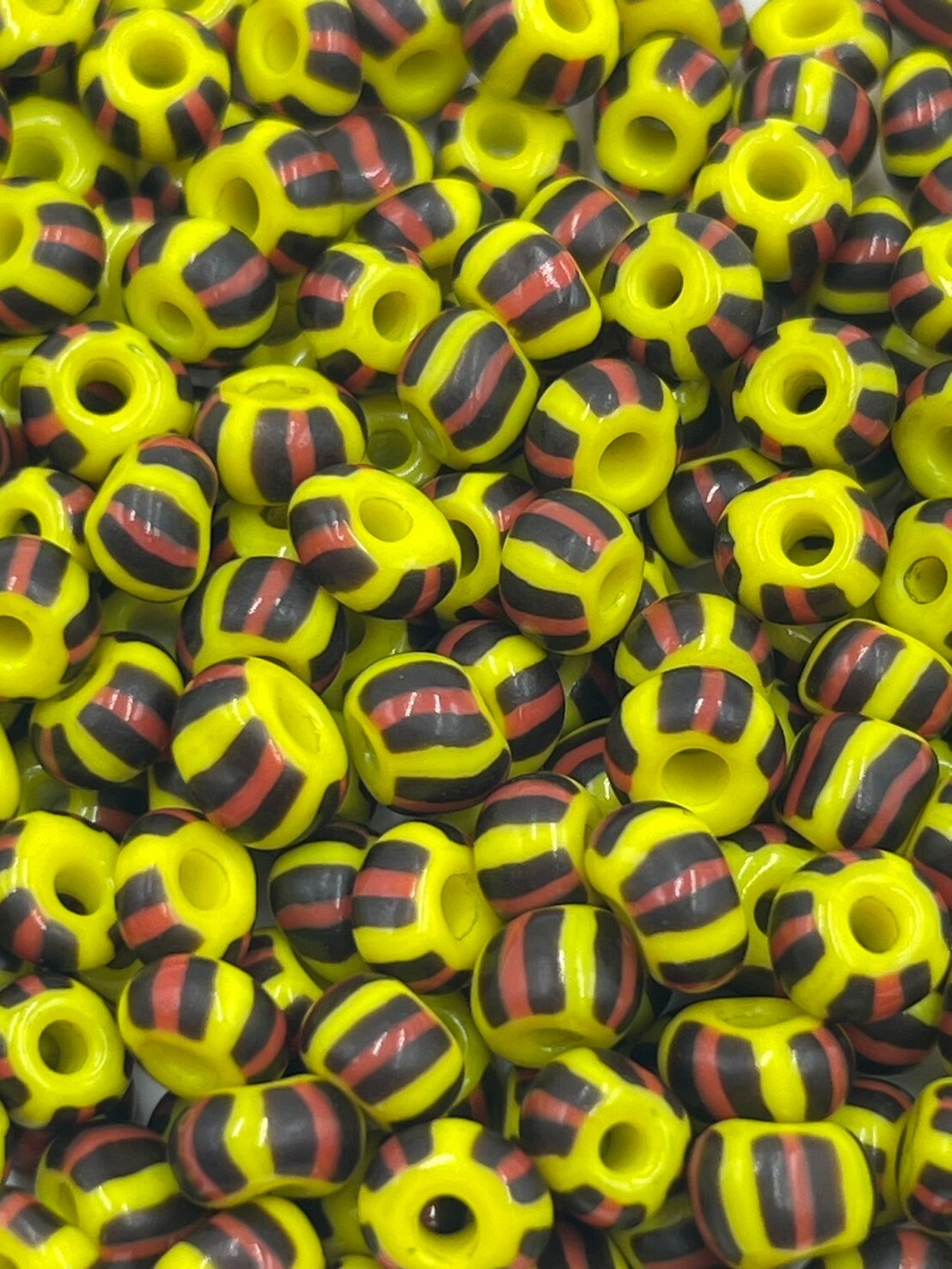 西瓜珠4mm-No.2黃色-黑紅壓線20g