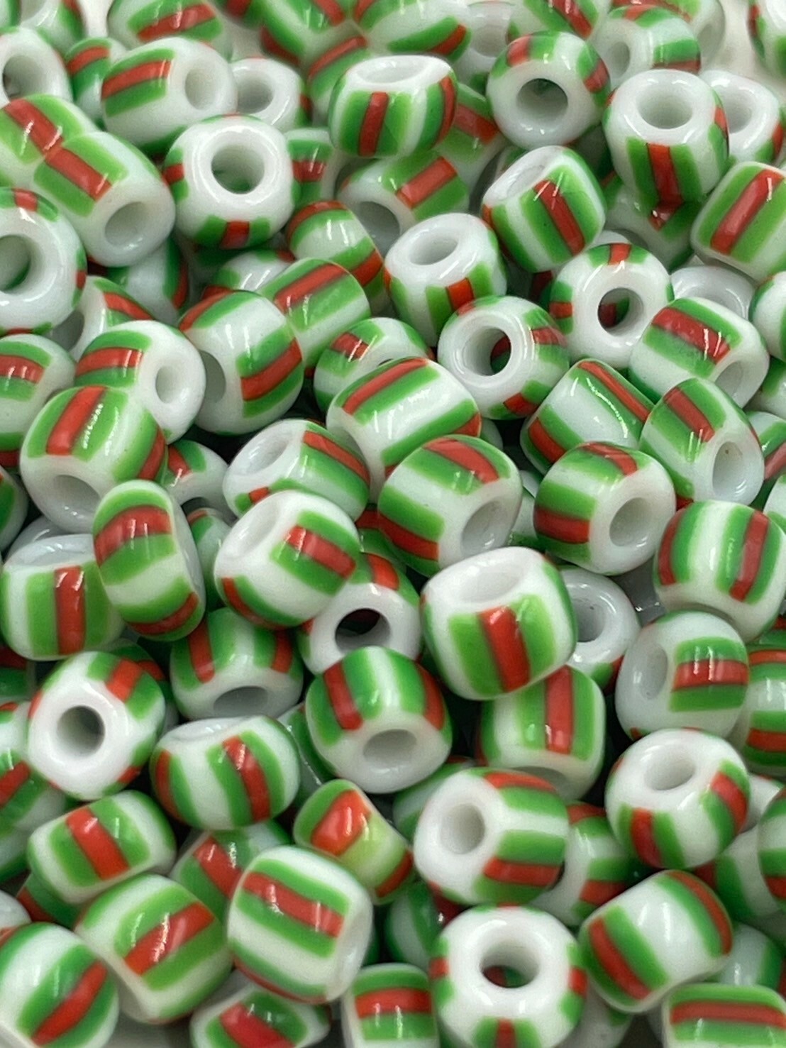 西瓜珠4mm-No.3白色-紅綠壓線20g