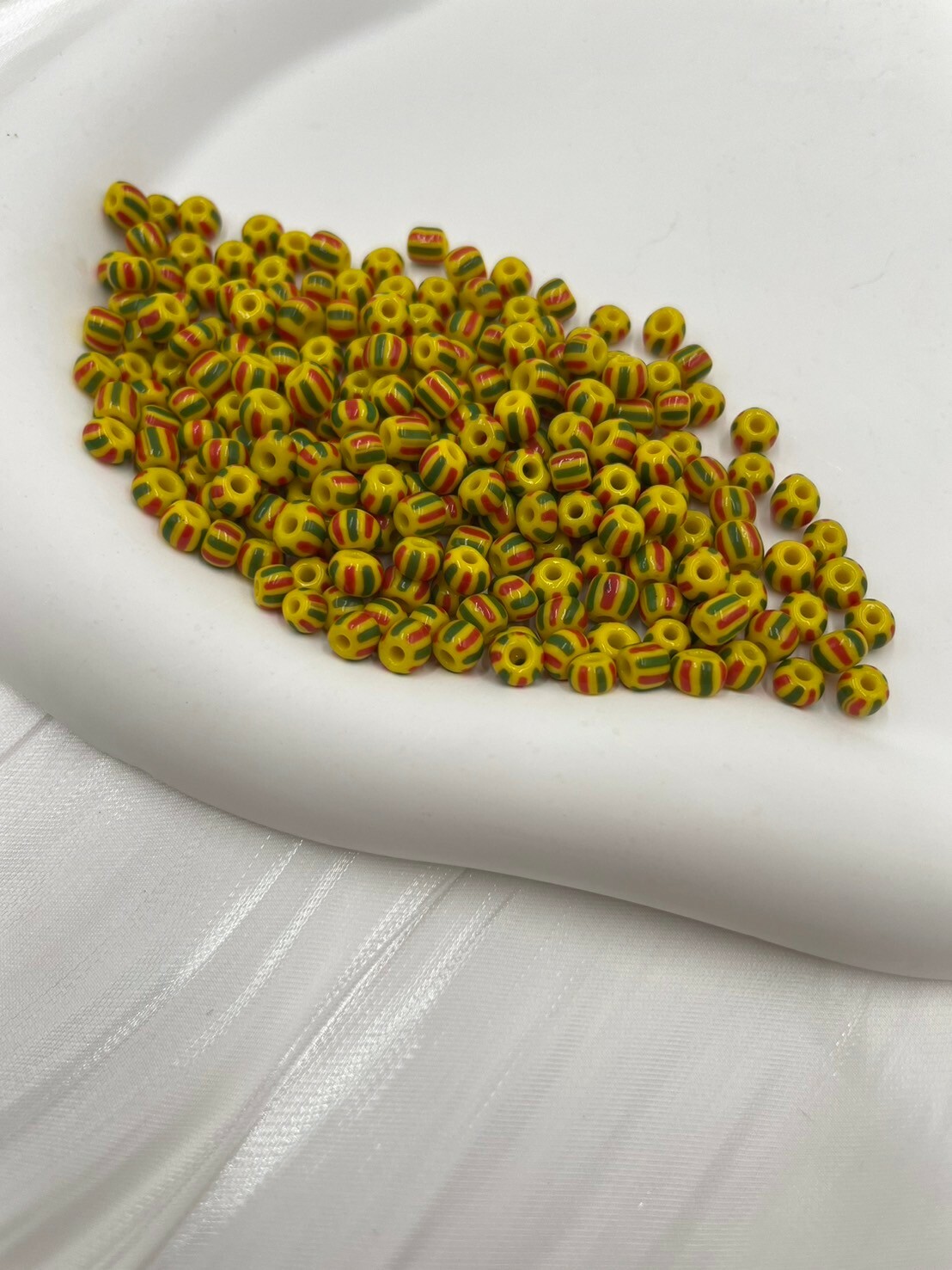 西瓜珠4mm-No.10黃色-紅綠8線20g