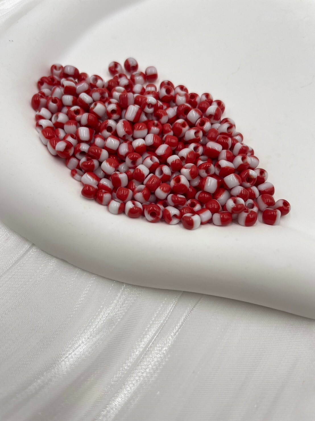 西瓜珠4mm-No.11紅白雙色20g
