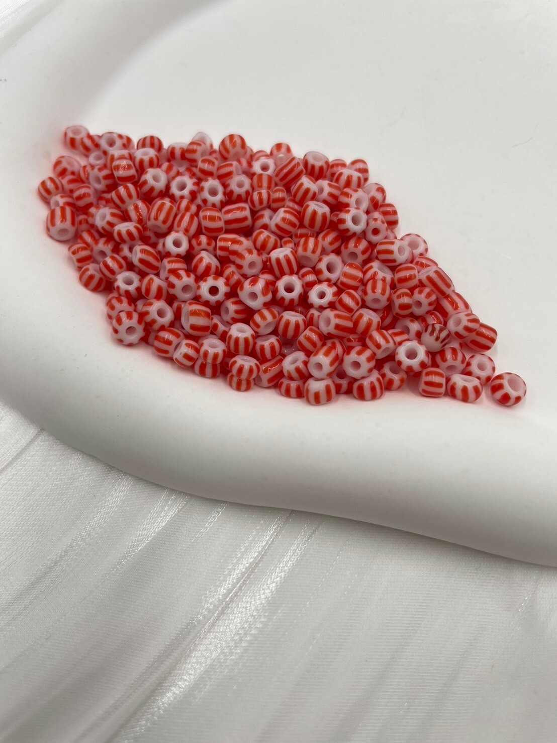 西瓜珠4mm-No.12白色-紅8線20g