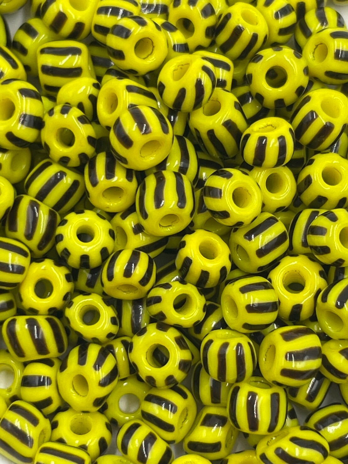 西瓜珠4mm-No.13亮黃色-黑色8線20g