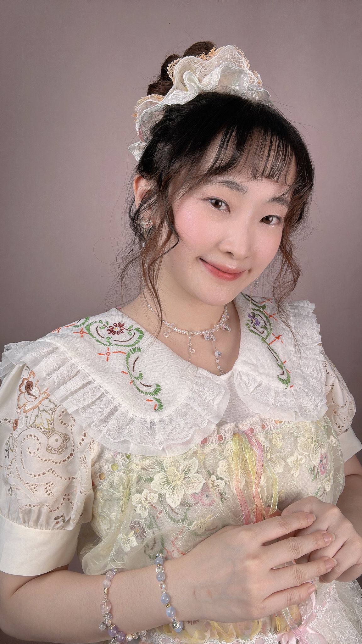 11062 Handmade Lace Bubble Scrunchie 