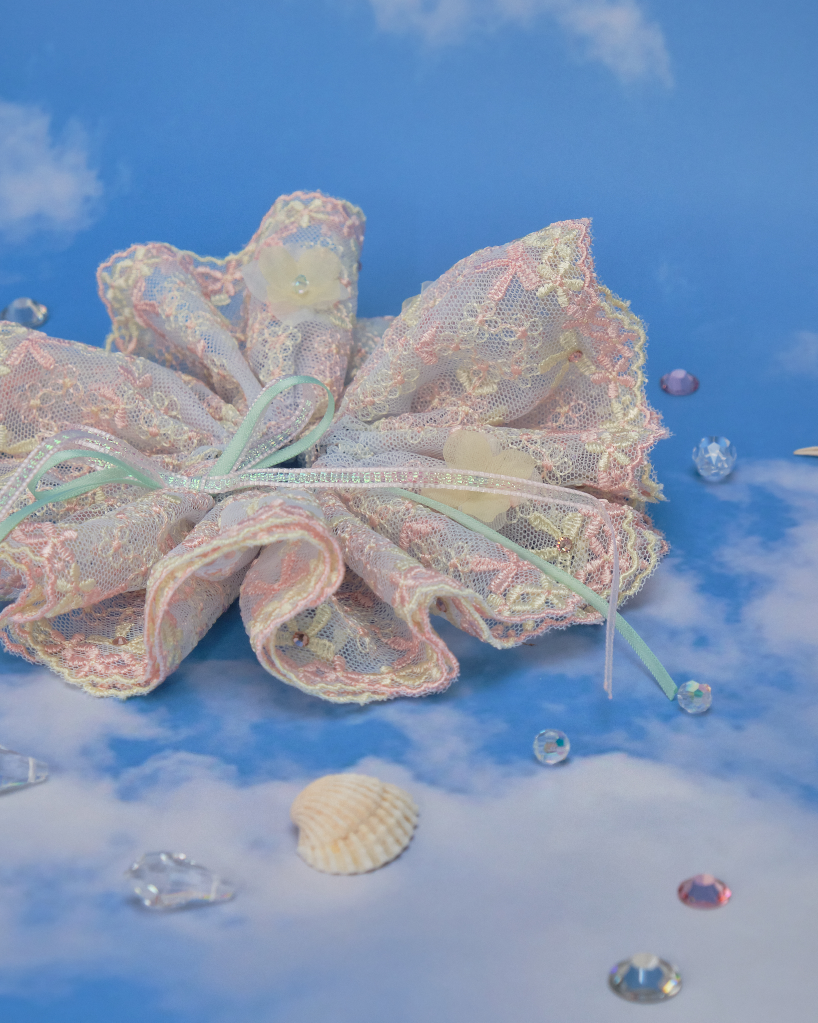 11064 Handmade Lace Bubble Scrunchie 