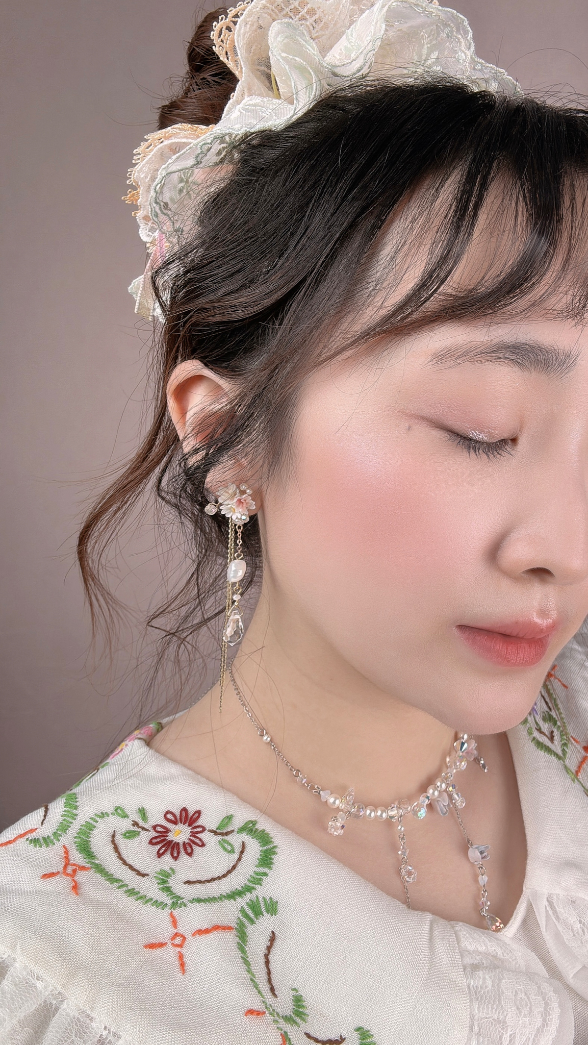 11068 Sequins Shimmer Flowers S925 4-way Middle Length Earrings 