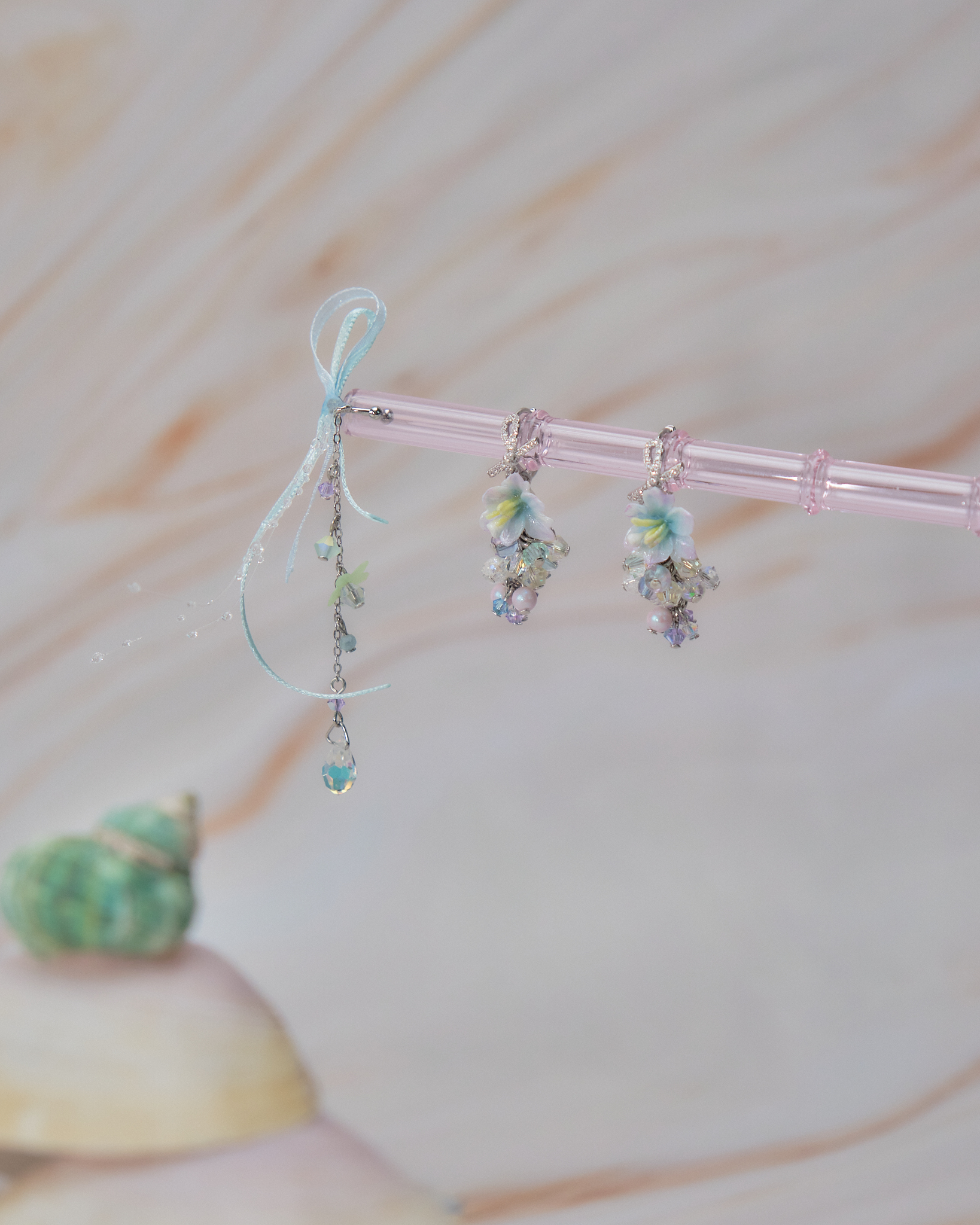 11089 Ribbon Ear Cuff and Drop Earring Set