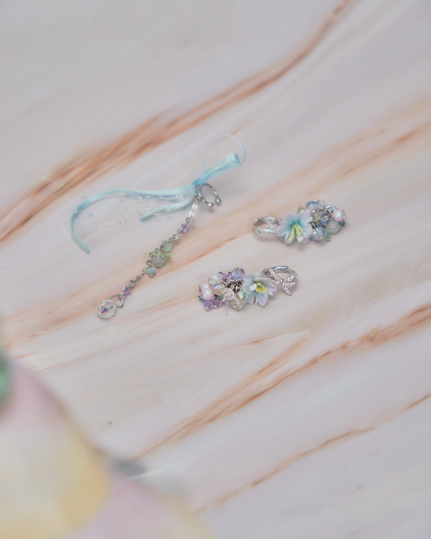 11089 Ribbon Ear Cuff and Drop Earring Set