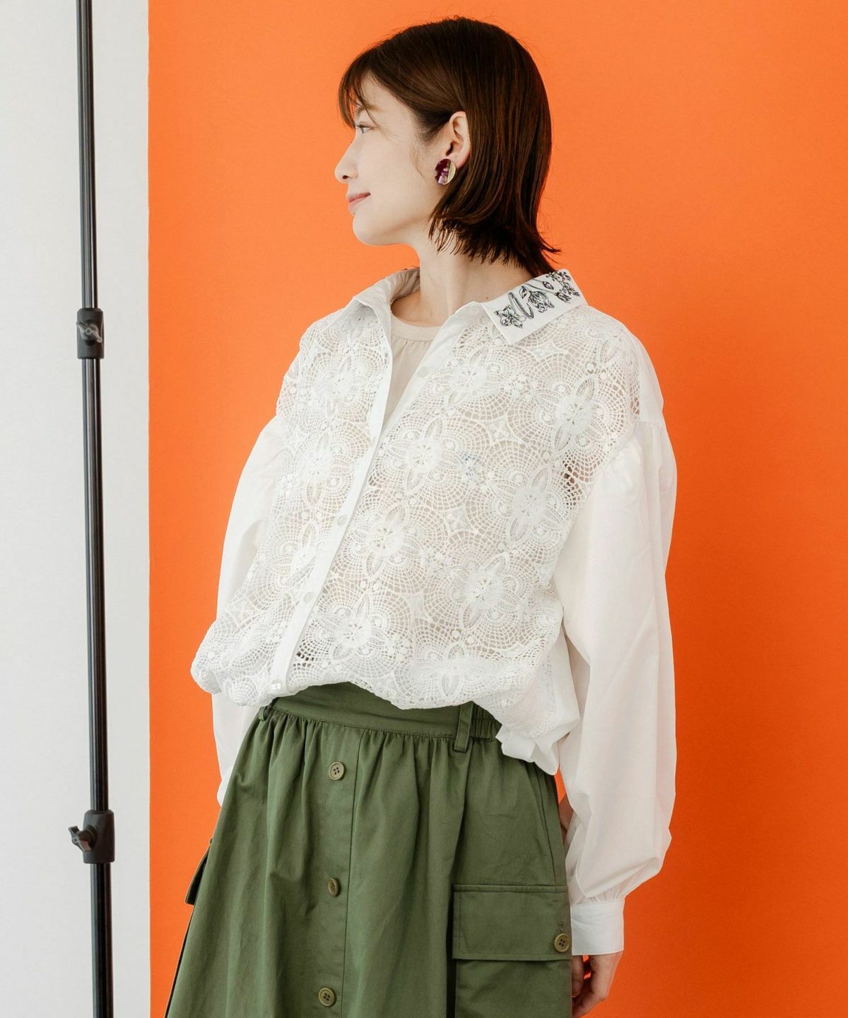 預購 - Scolar花蝴蝶刺繡領蕾絲恤衫