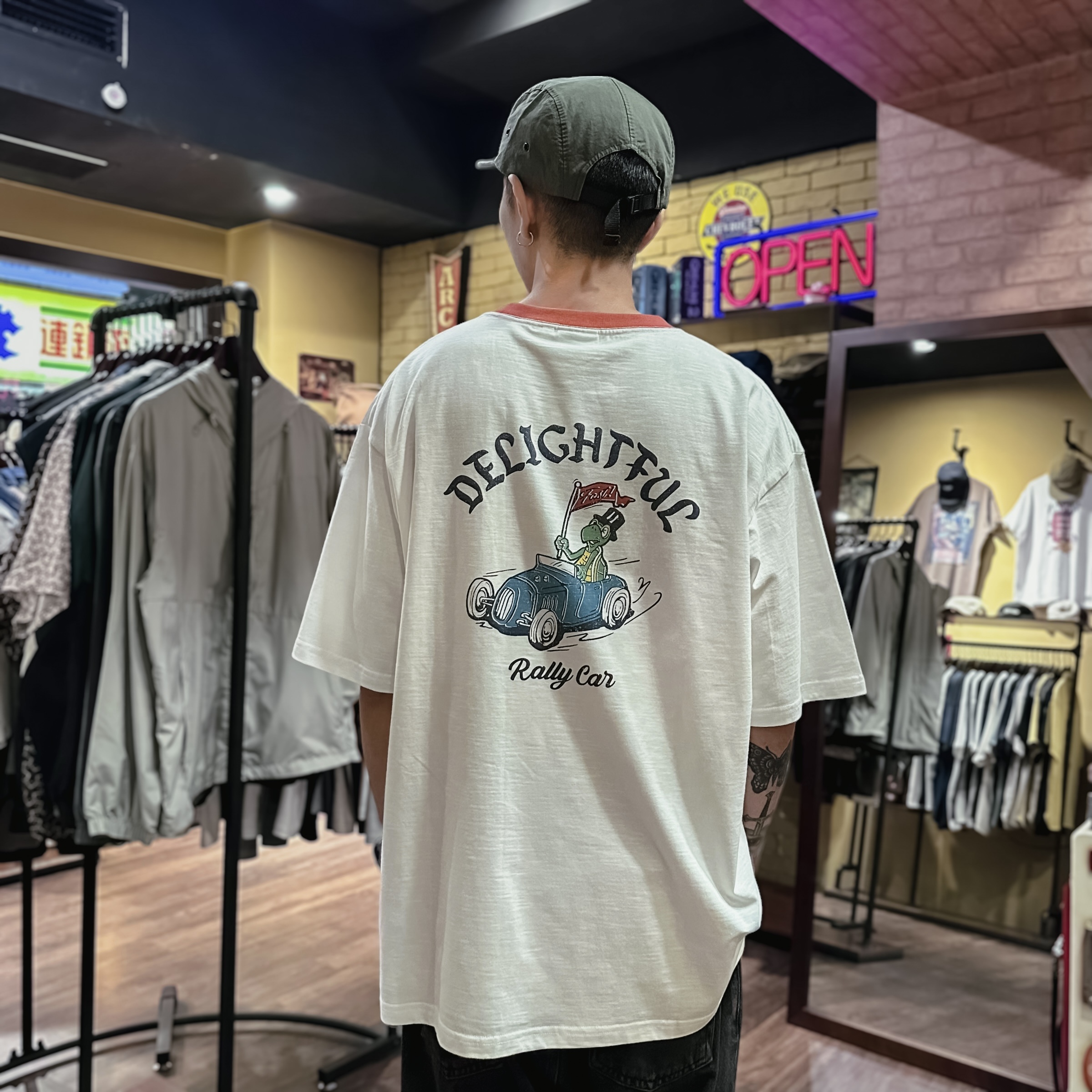 【日貨】烏龜賽車平紋布短TEE