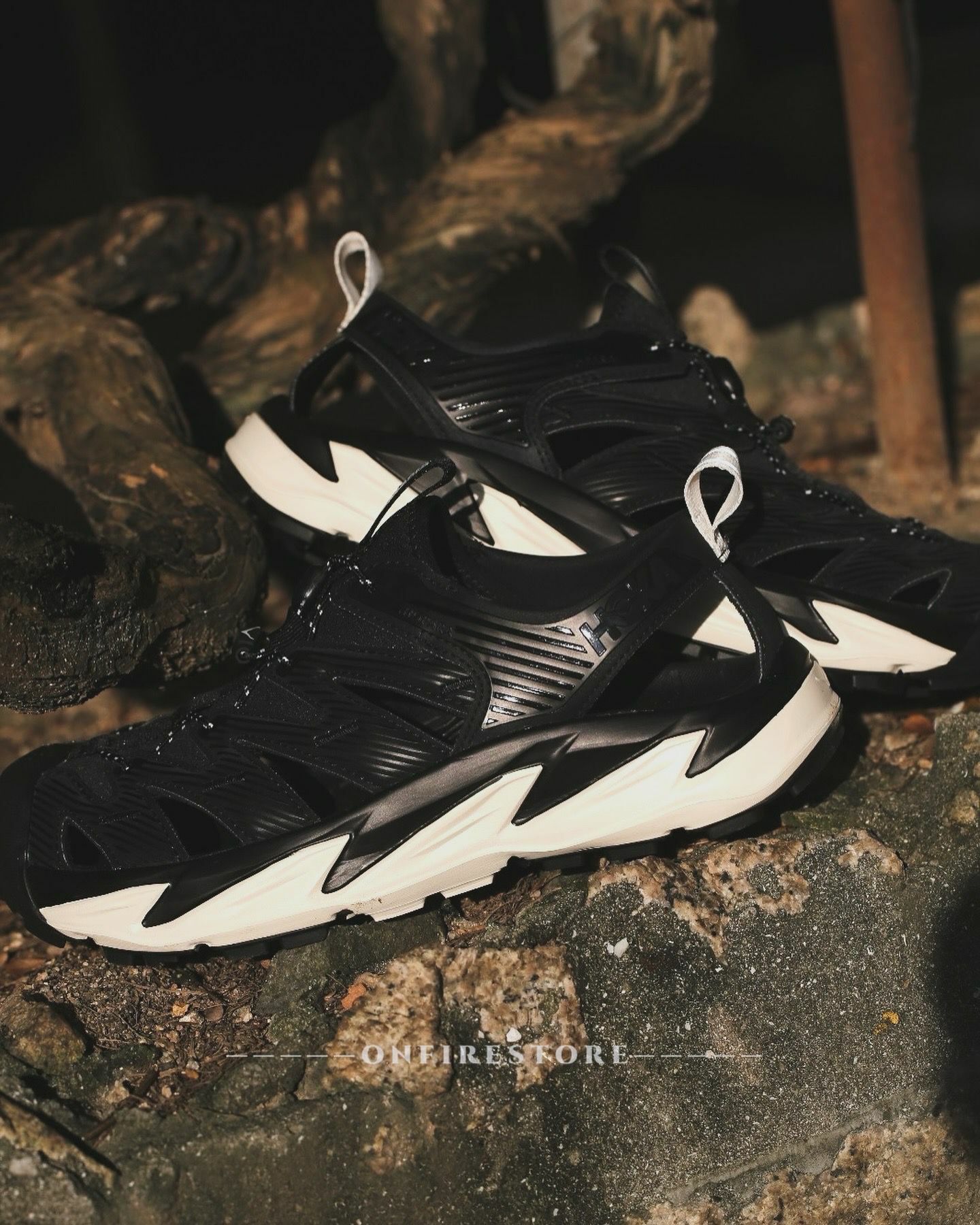 {現貨} }HOKA One One Hopara Black / Alabaster 1123112-BKLB