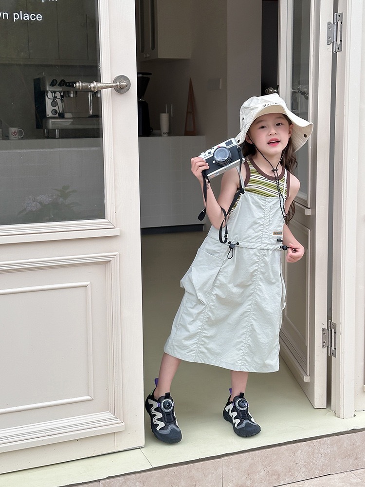 時髦口袋工裝吊帶裙