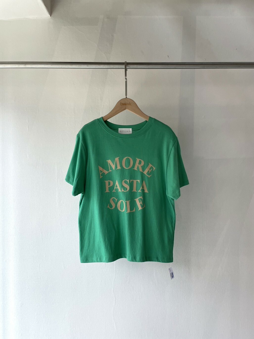 綠 AMORE字母短踢