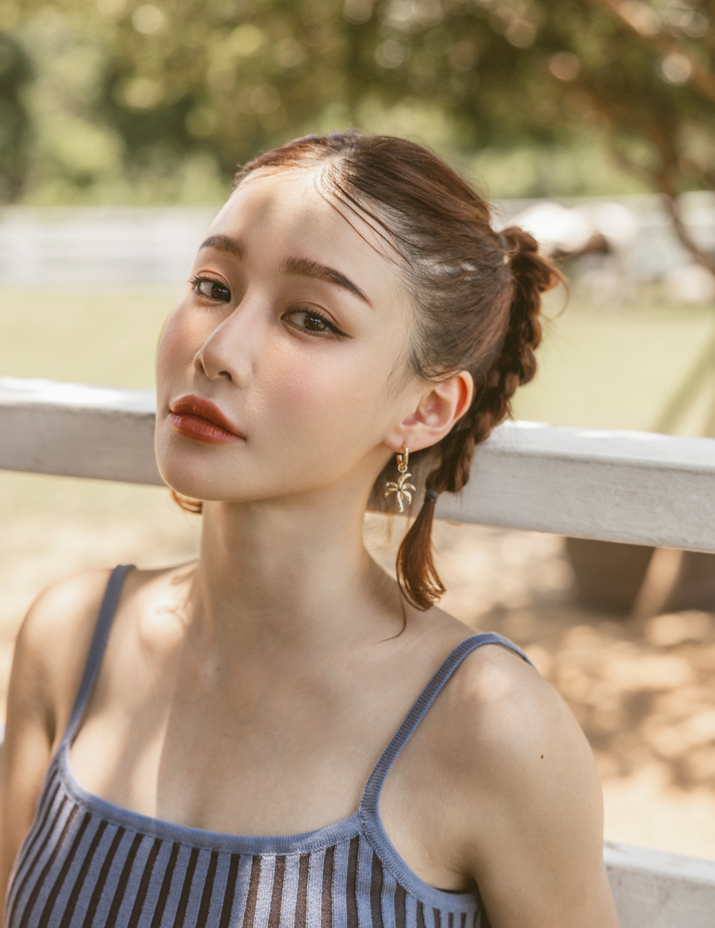 Tropical Paradise · 棕梠樹＆雞尾酒C圈耳環（金色）