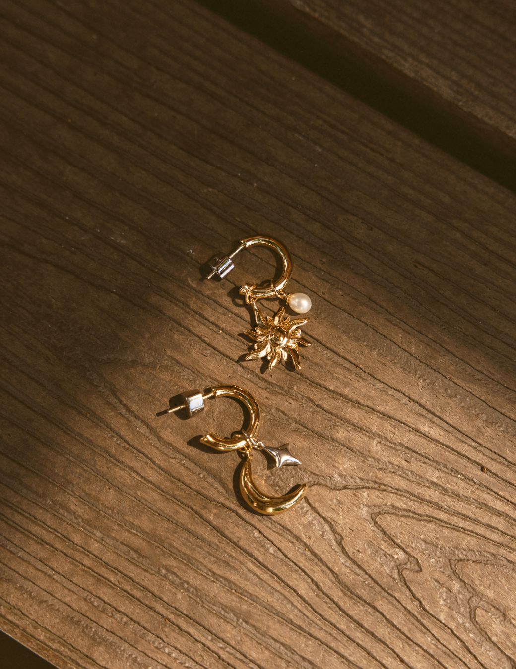 Tropical Paradise · 太陽＆月亮C圈耳環（金色）