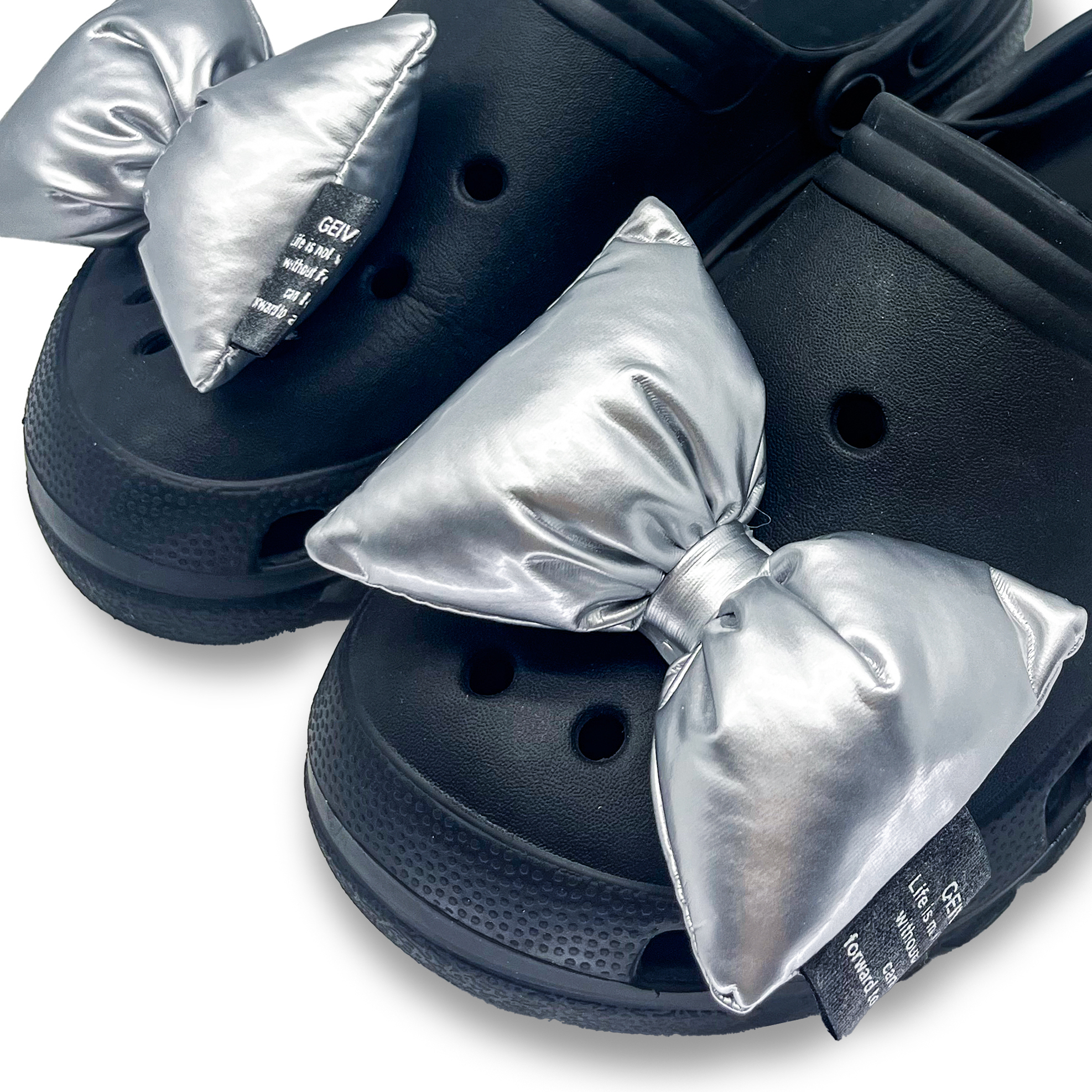 【洞洞鞋扣】Y2K未來感銀色大蝴蝶結-9