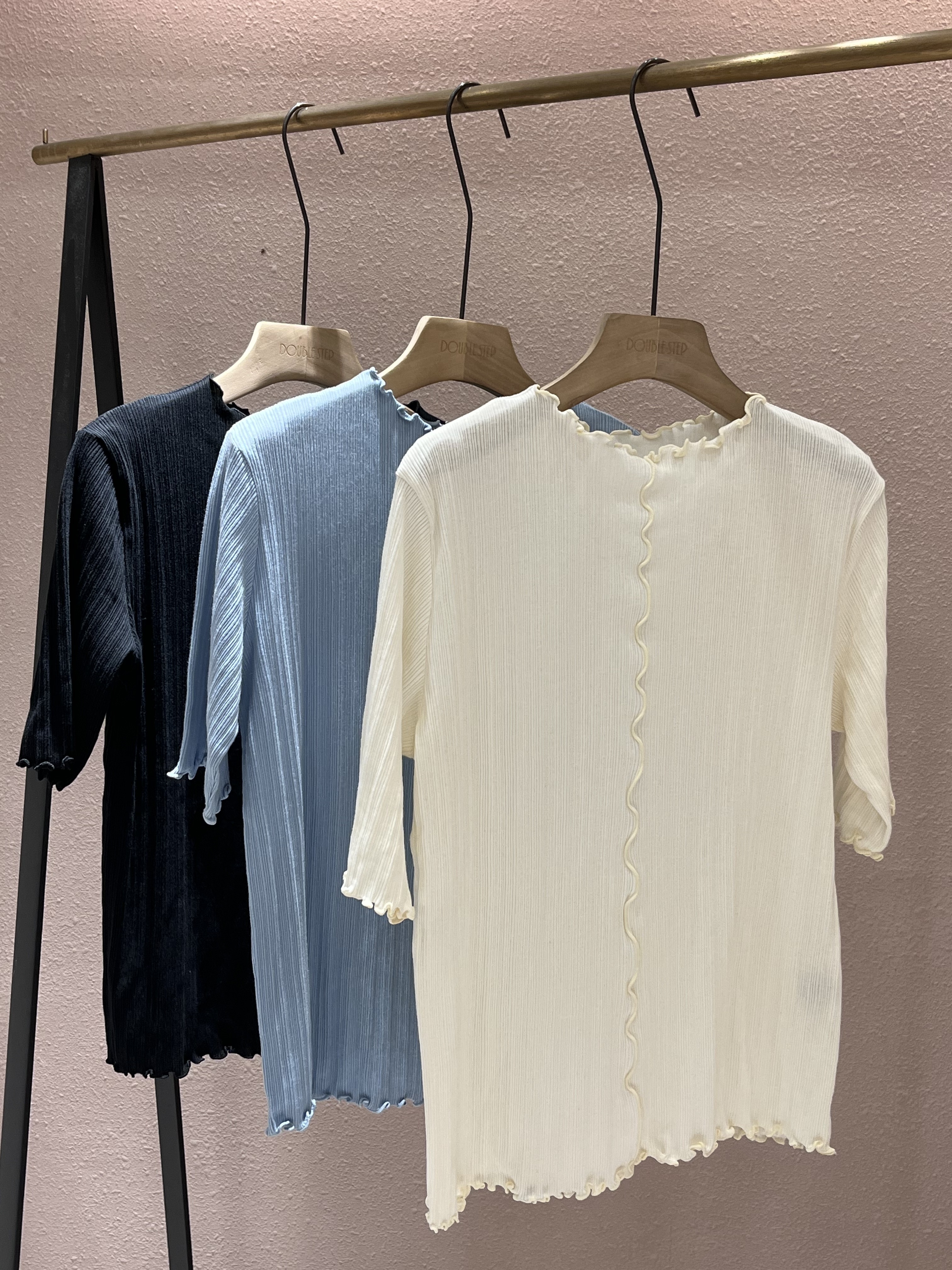 木耳邊柔棉上衣 ～ 10137