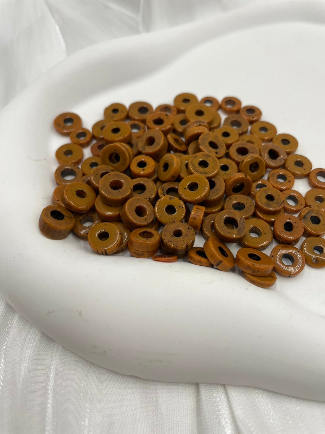 公克-No.3尼泊爾進口扁老橘珠長3.8mm寬9.6mm