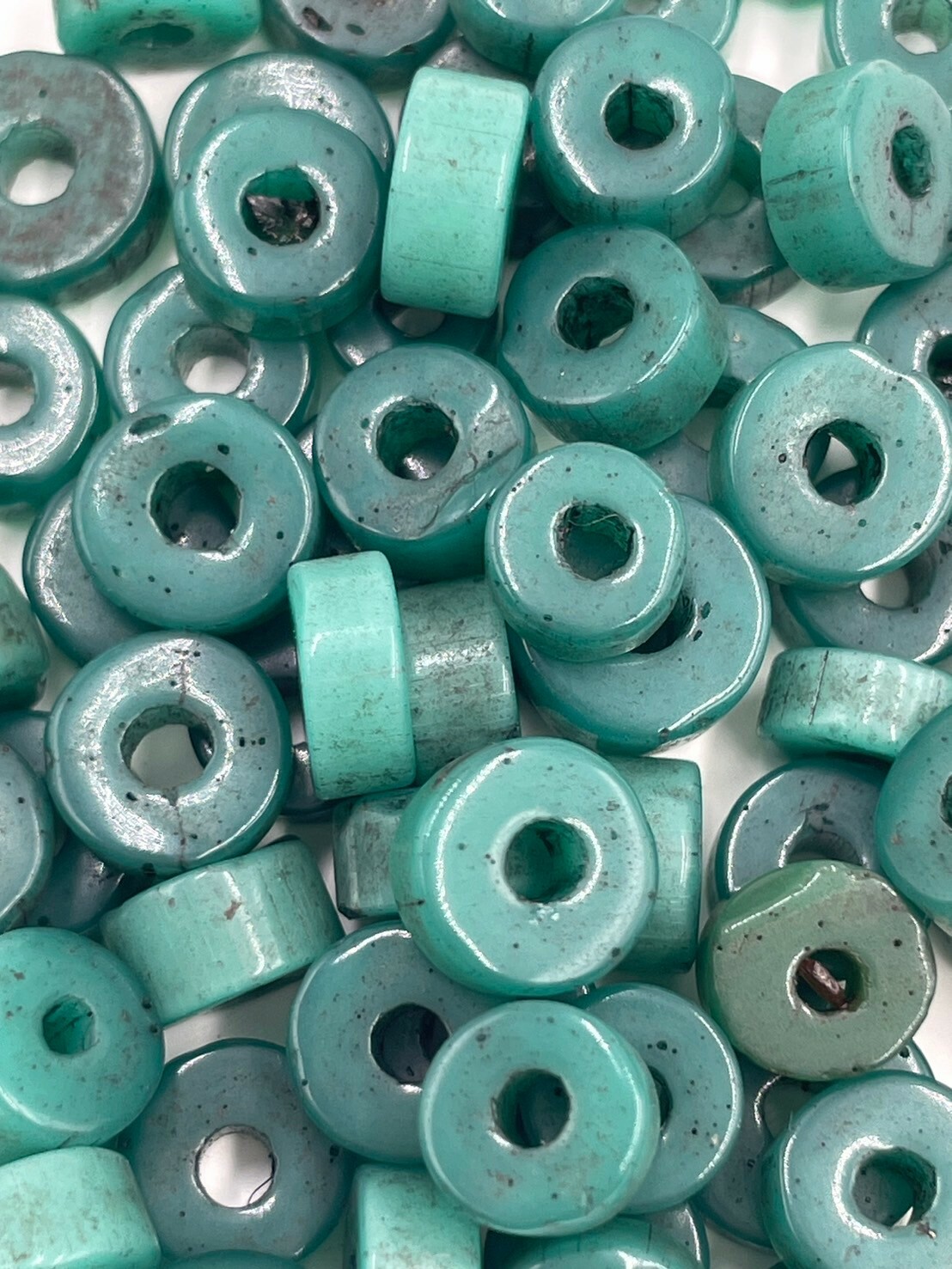 公克-扁仿舊綠珠7.5mm厚4mm孔2mm