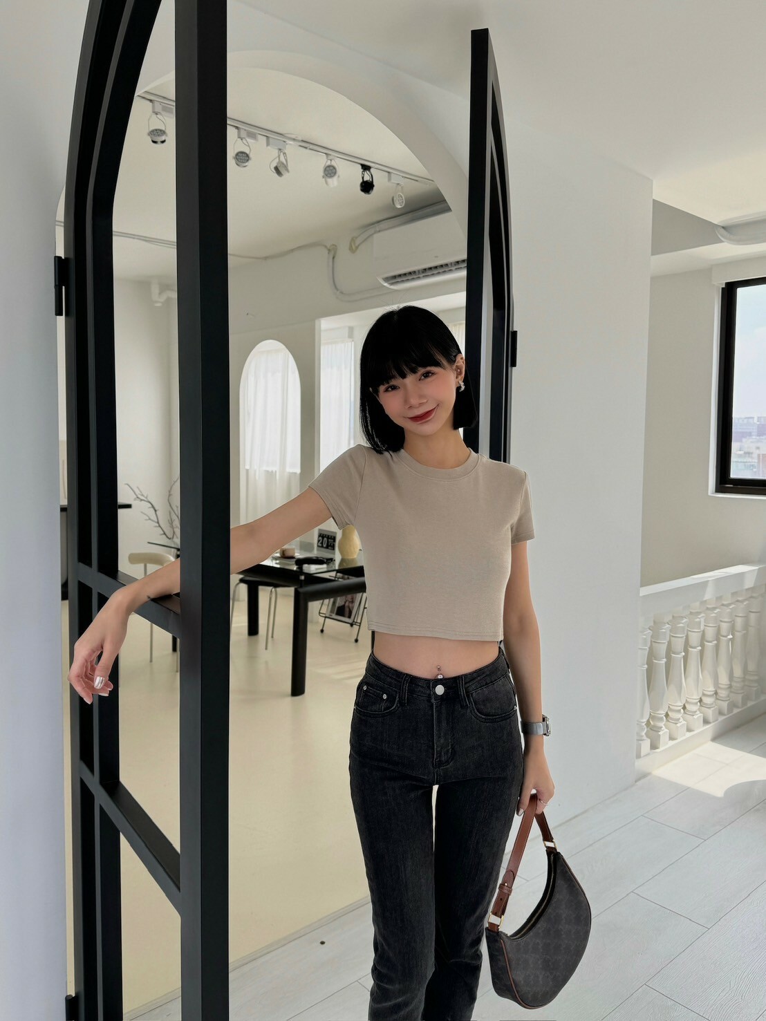 極柔軟彈力短版上衣