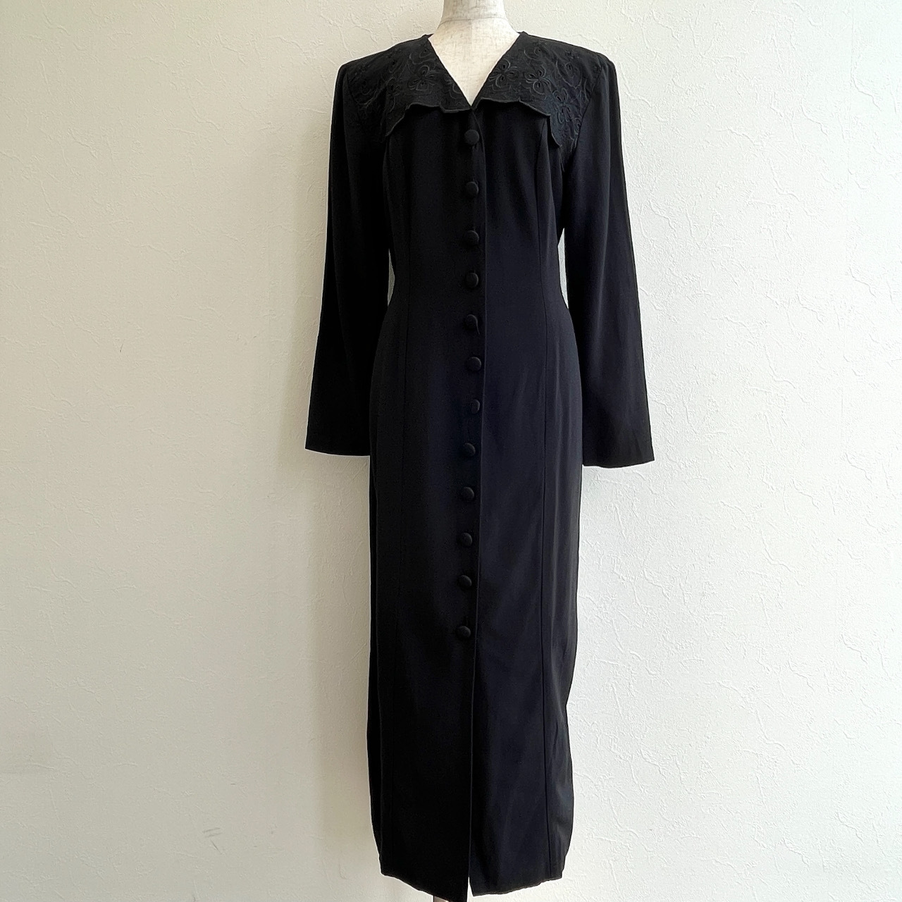 All that Jazz黑色大刺繡領連身裙