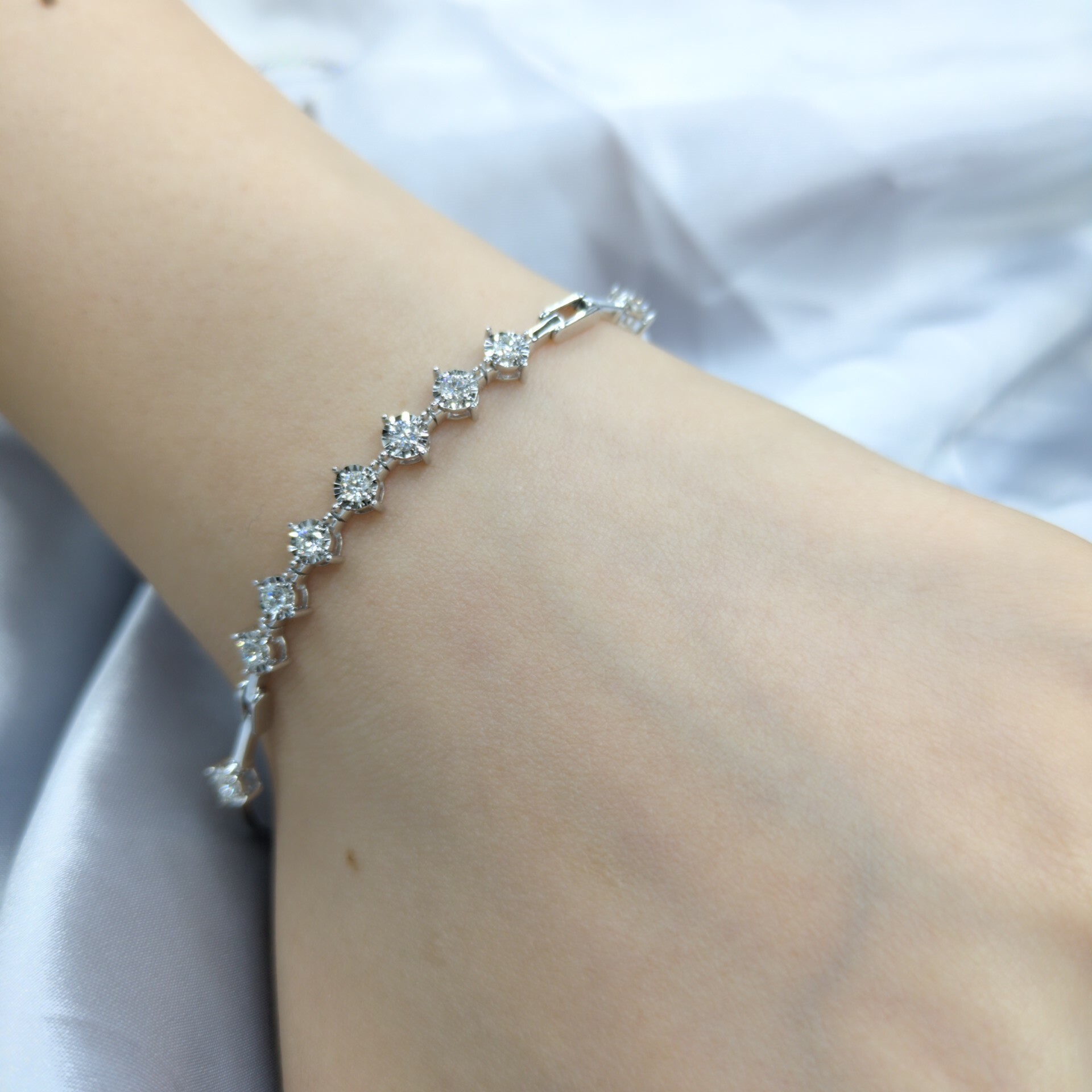 全新18K白金50份4爪鑽石軟鍊鈪