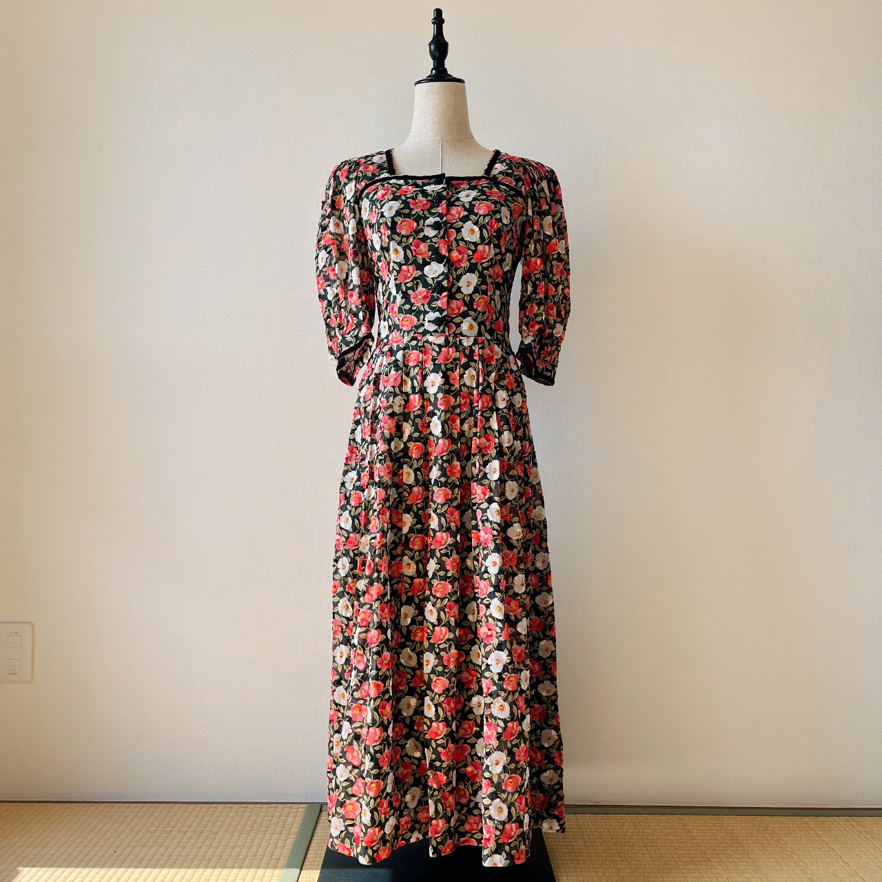 Salzburger Dirndl墨綠色公主袖連身裙