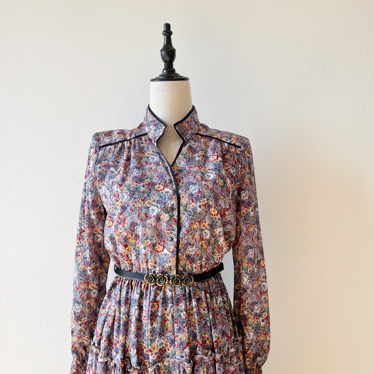 紅色配灰藍花圖案連身蛋糕裙