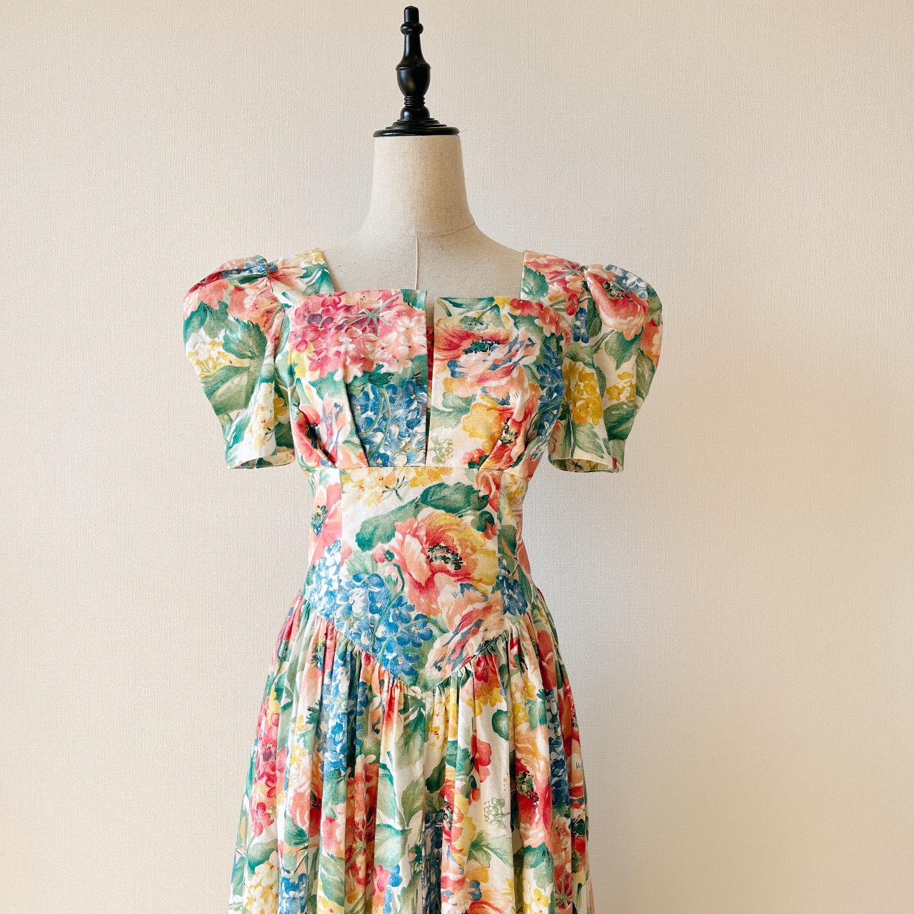 Robbie Bee粉色水彩風公主袖連身裙