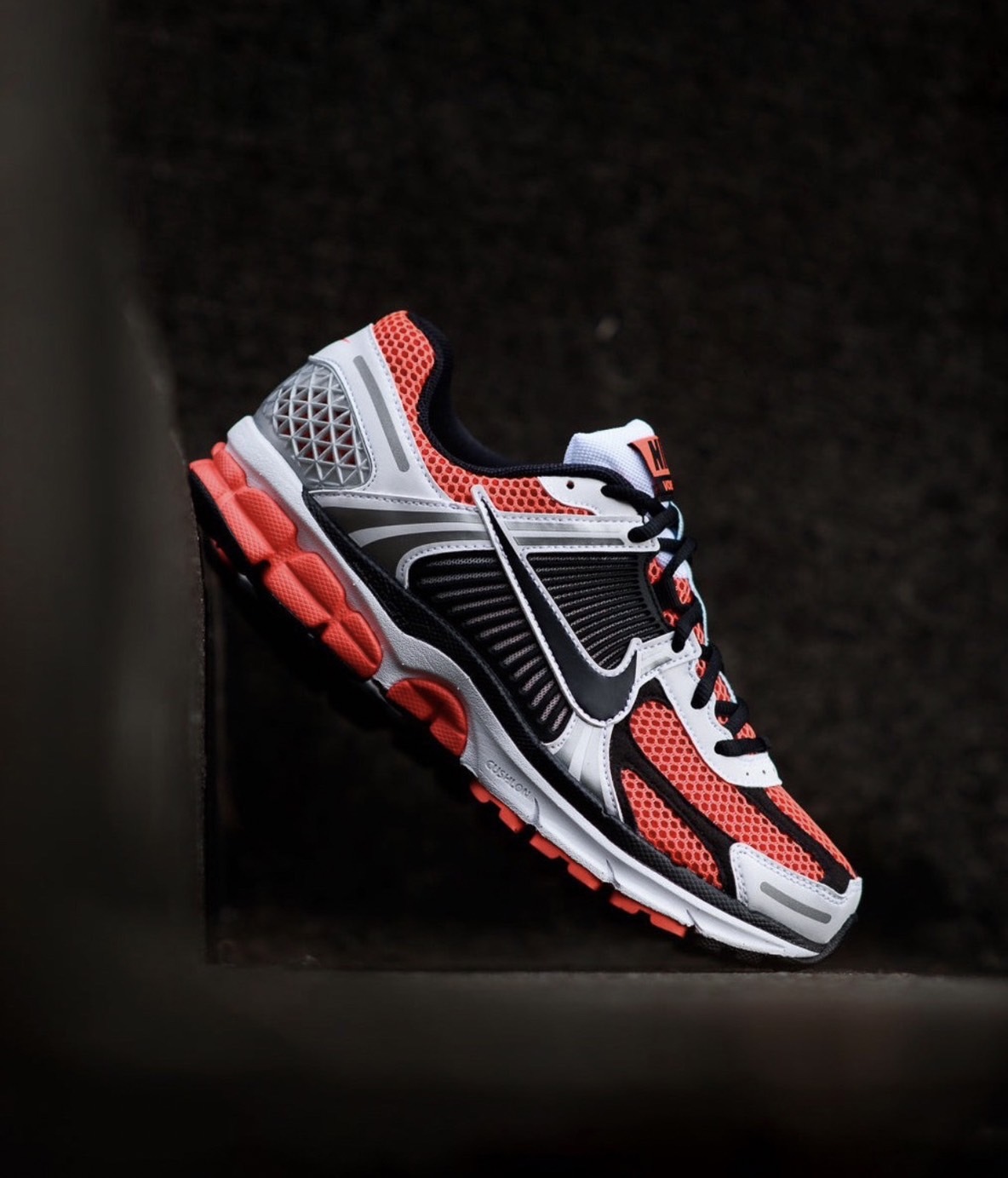 預購 Nike Zoom Vomero 5 SE 璀璨紅