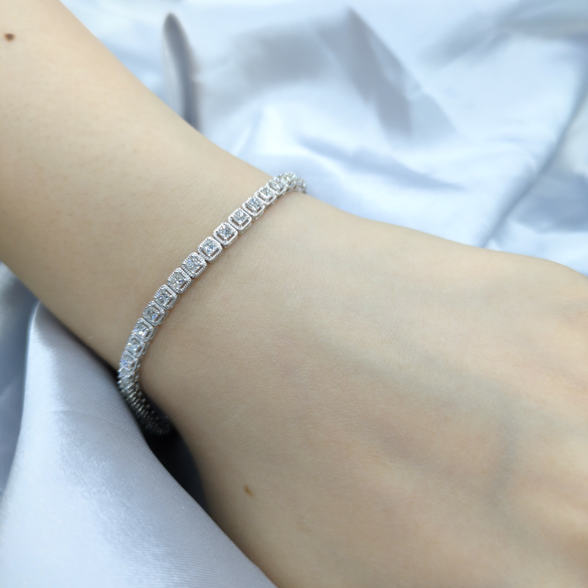 全新18K白金2卡54份方形鑽石手鍊