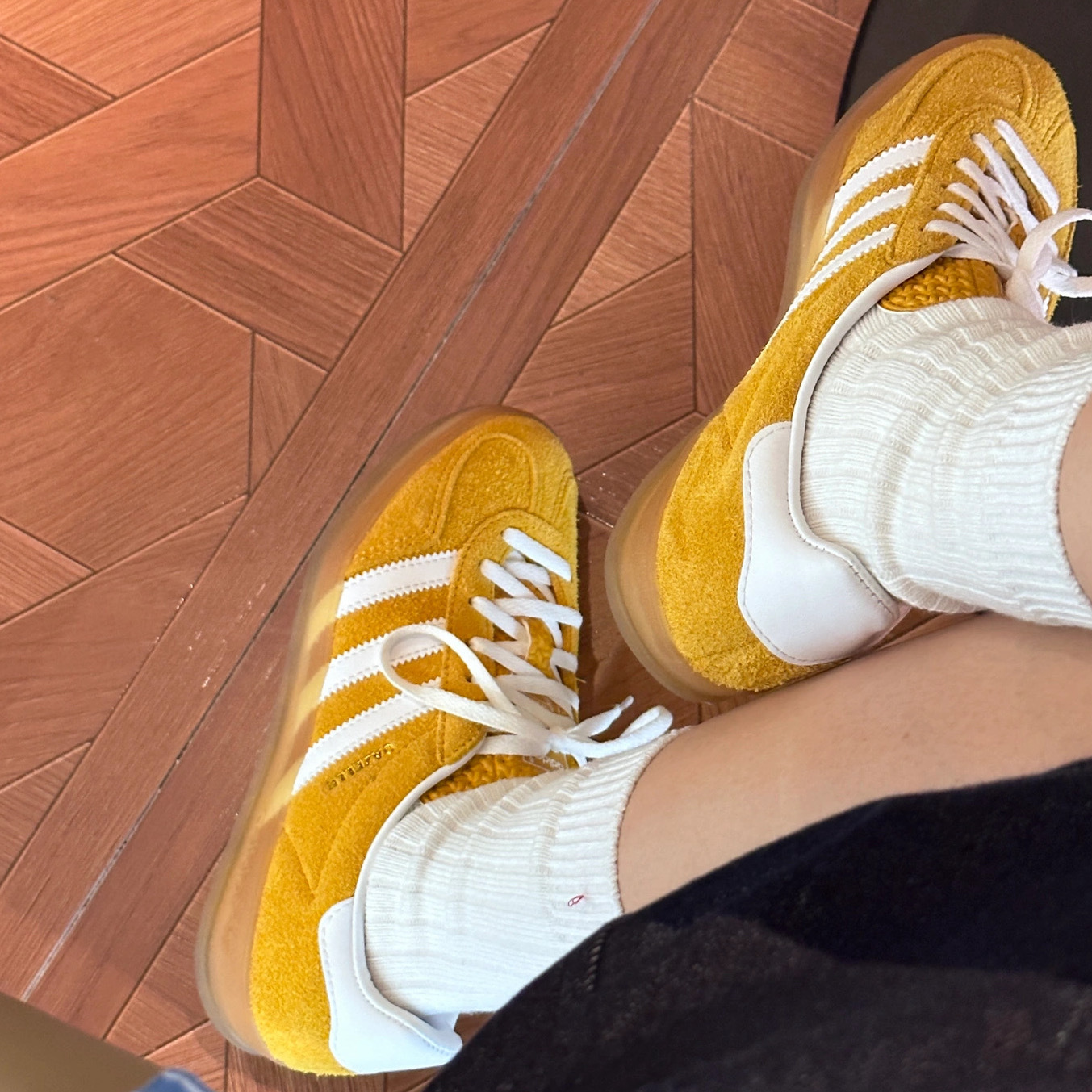 ADIDAS GAZELLE INDOOR 芒果黃黃橘亮黃焦糖底麂皮女鞋HQ8716