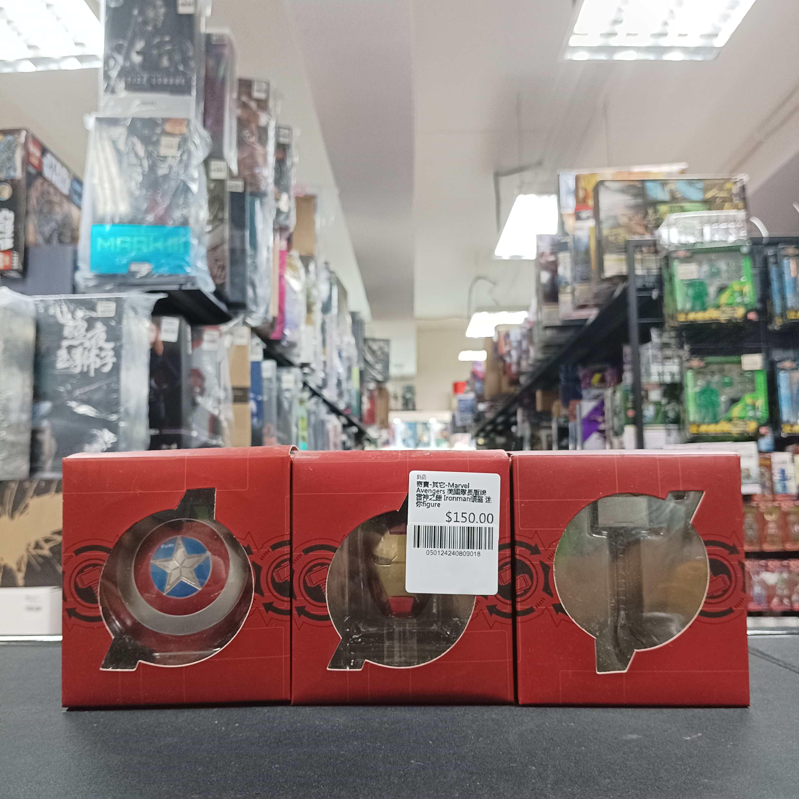 寄賣-其它-Marvel Avengers 美國隊長盾牌 雷神之錘 Ironman頭盔 迷你figure