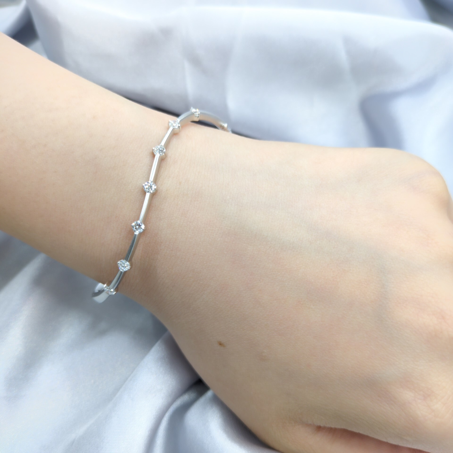 全新18K白金48份鑽石手鈪