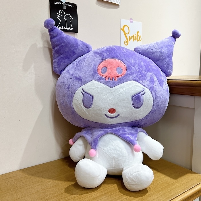 《81051》坐姿酷洛米娃娃玩偶/16吋