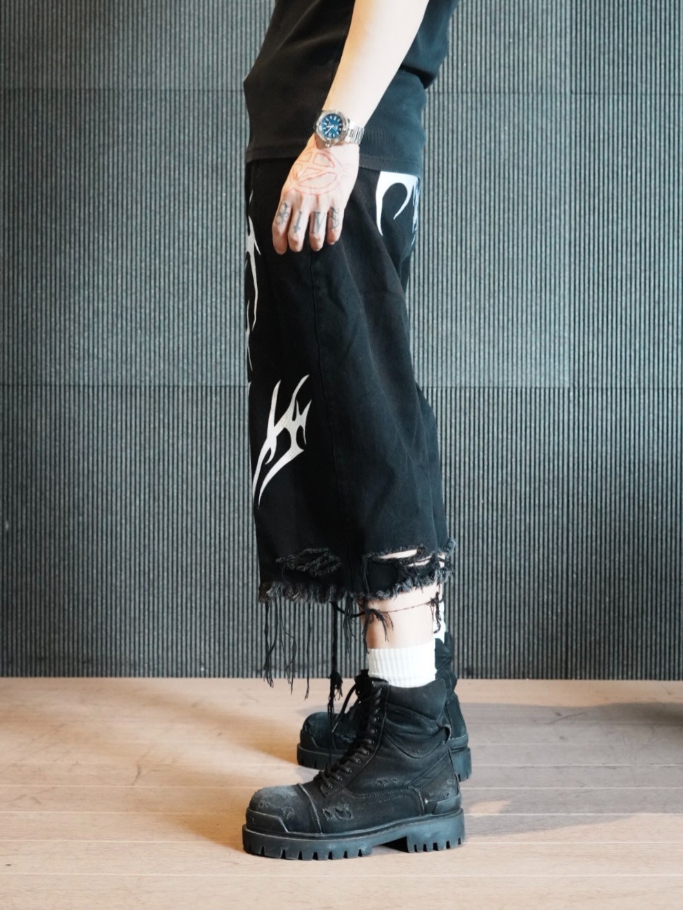 AONE4SURExBSSHTTWASIL 刺绣LOGO 破壞 不收邊 7分牛仔褲