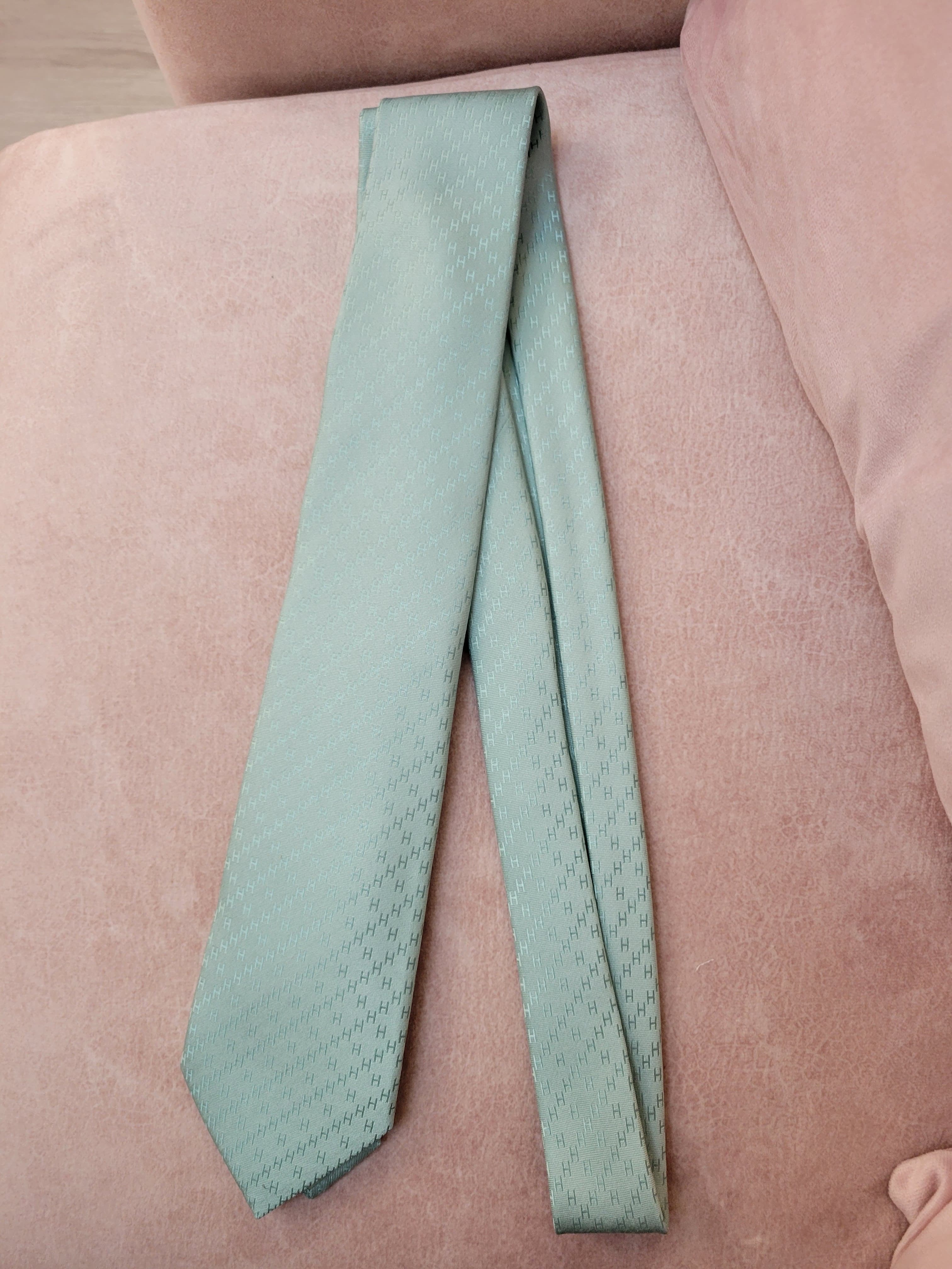 HERMES Faconnee New H vert d'eau tie NO.1