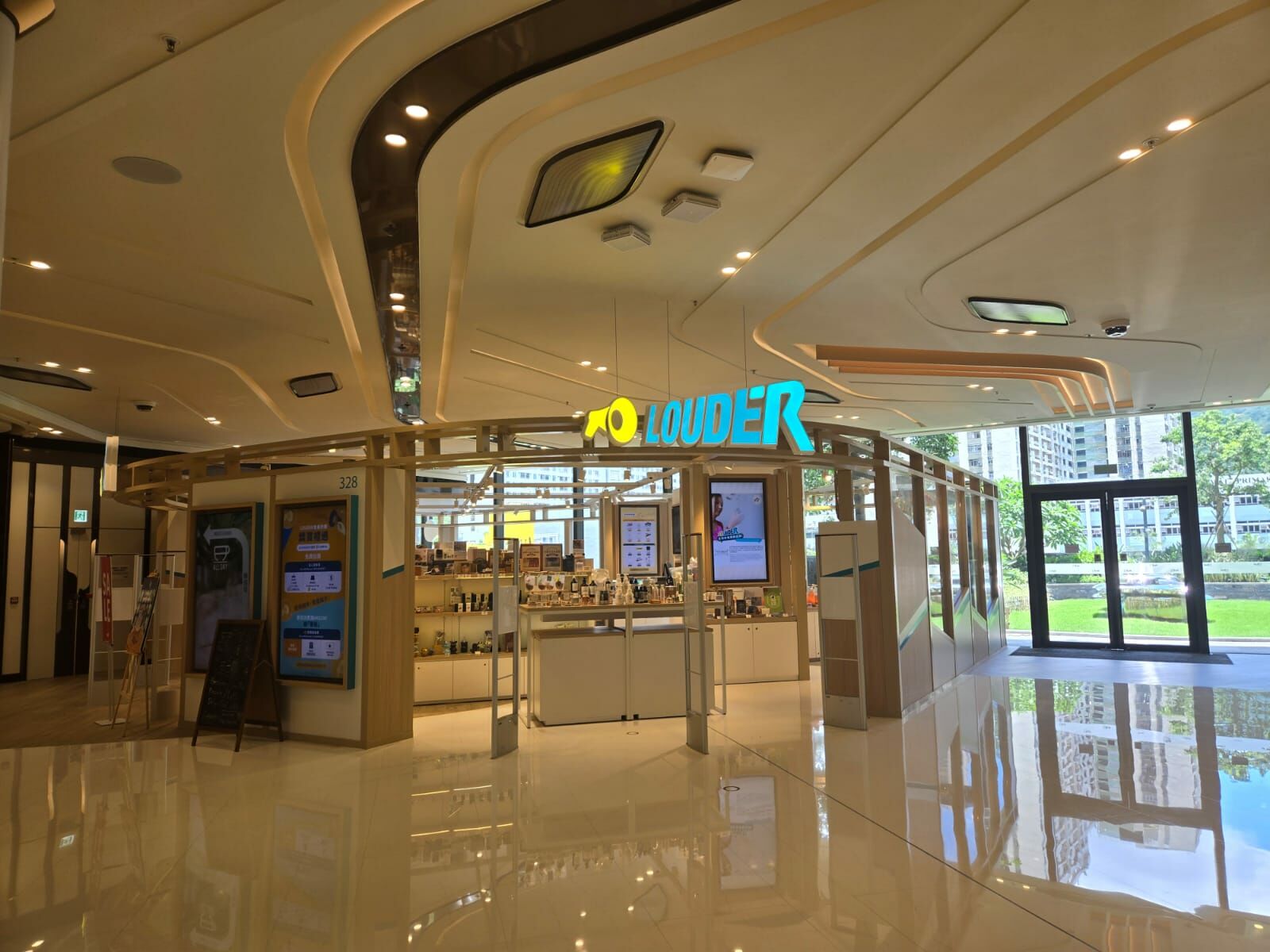 LOUDER HK,THE SOUTHSIDE,香港原創品牌集中地,louder德福,LOUDER 圍方,louder大圍,公仔花瓶,保鮮花公仔,玻璃罩玫瑰保鮮花系列,保鮮花瓶,保鮮花推介,人氣花店