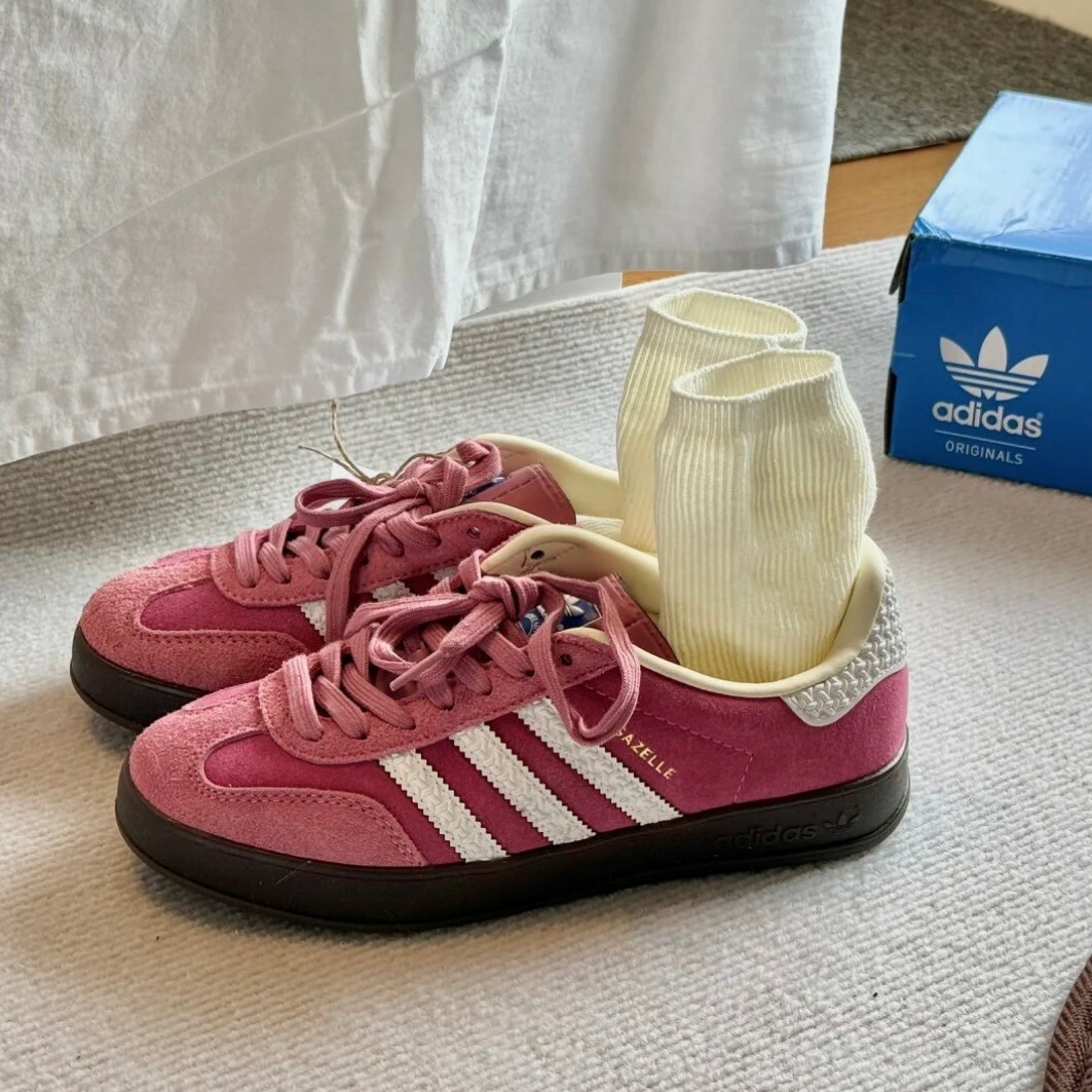 Adidas Gazelle Indoor Pink Cloud White 莓果粉 草莓熊 焦糖底 浮雕 粉白 復古德訓鞋