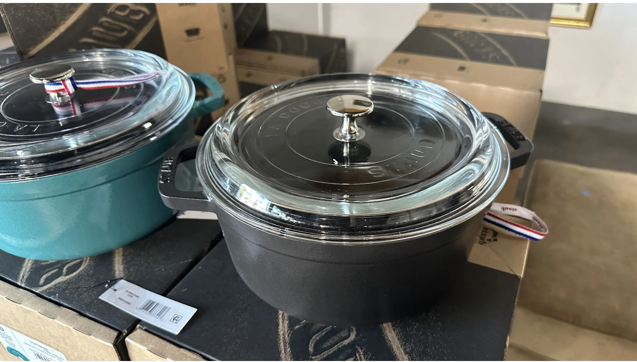 【預購】 Staub圓形鑄鐵鍋  F081093（24cm 連透明玻璃蓋）